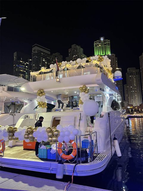 Full Yacht Decoration Gerland+LED+Bouquets