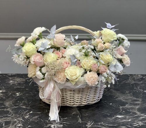 Цветы микс в корзине