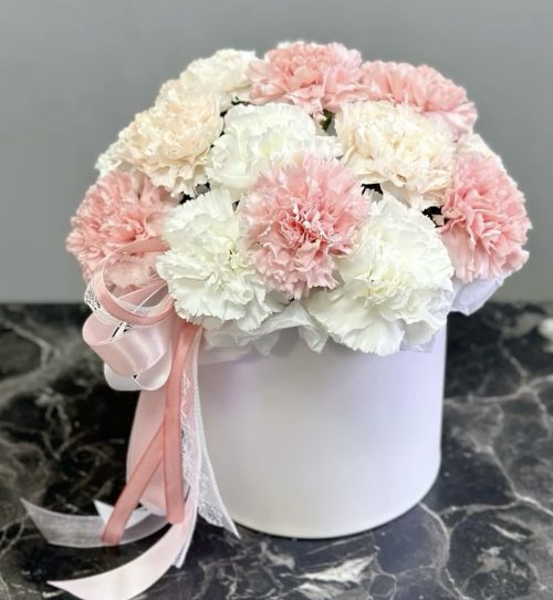 Гвоздики микс в коробке